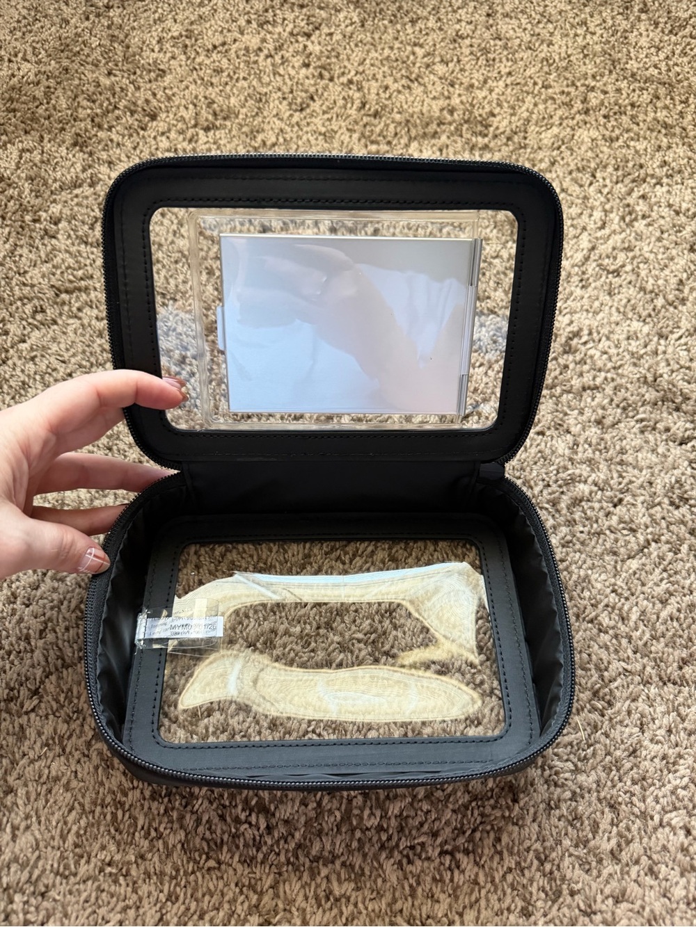 BEIS In Flight Cosmetic Set - Picture 7 of 10